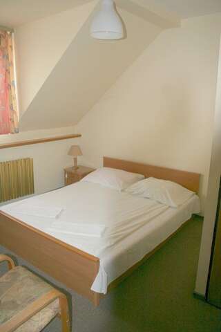 Отели типа «постель и завтрак» U Joanny Пясечно Двухместный номер с 2 отдельными кроватями-4
